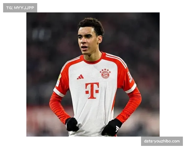 拜仁慕尼黑赛前训练：穆西亚拉单独进行恢复性训练，出战阿森纳存疑