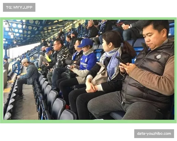 英超“足球之旅”活动在曼彻斯特启动，吸引数千青少年参与